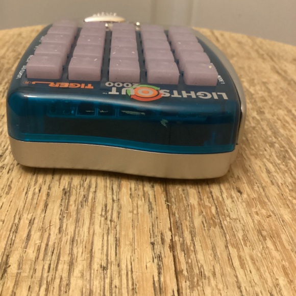 Tiger Lights Out 2000 Handheld Console - Blue and Silver - Picture 8 of 9